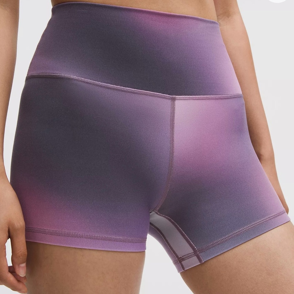 Great Cindition Lululemon High Rise 6’ Shorts Aurora Haze Purple Multi Size 6